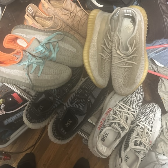 Men’s casual shoes similar to Yeezys made the exact same material too and boost - Picture 13 of 13